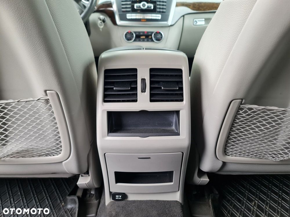 Mercedes-Benz ML 350 BlueTec 4-Matic - 35