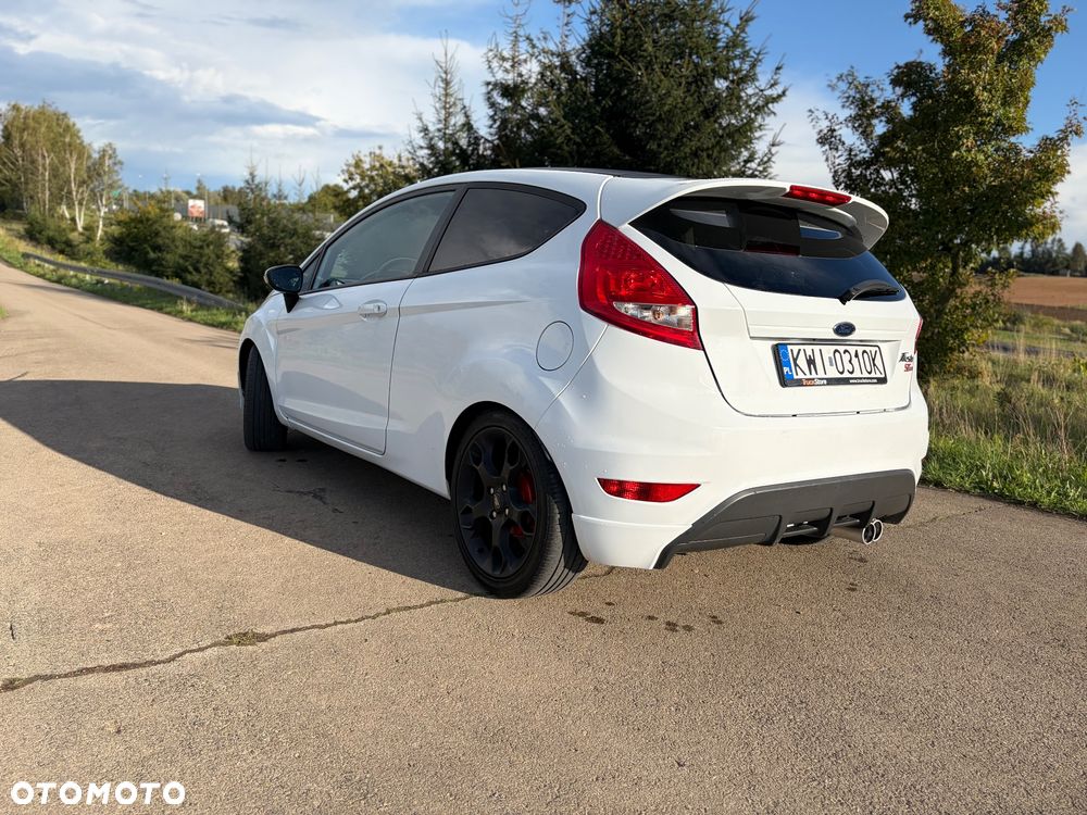 Ford Fiesta - 12