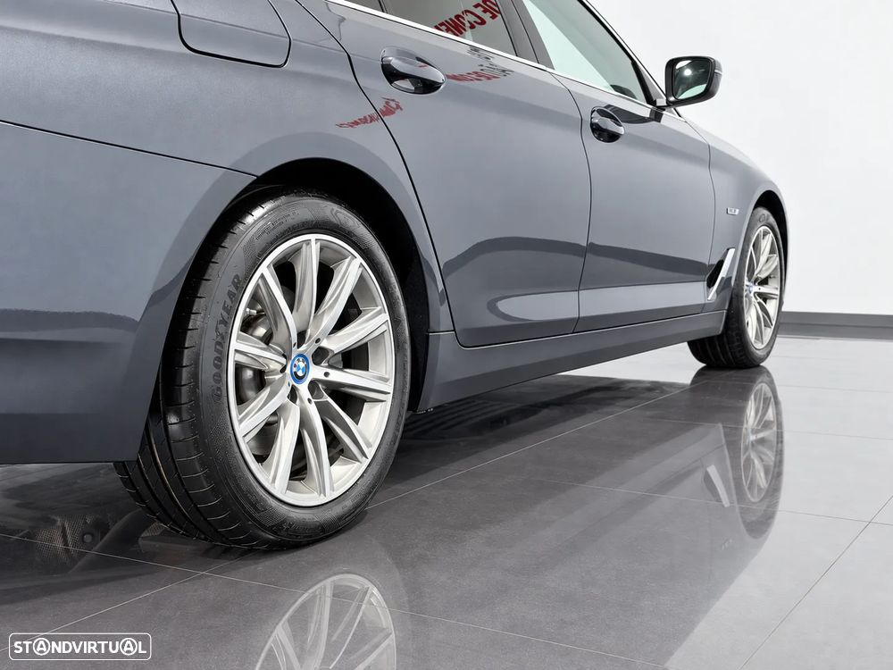 BMW 520 e Line Luxury - 58