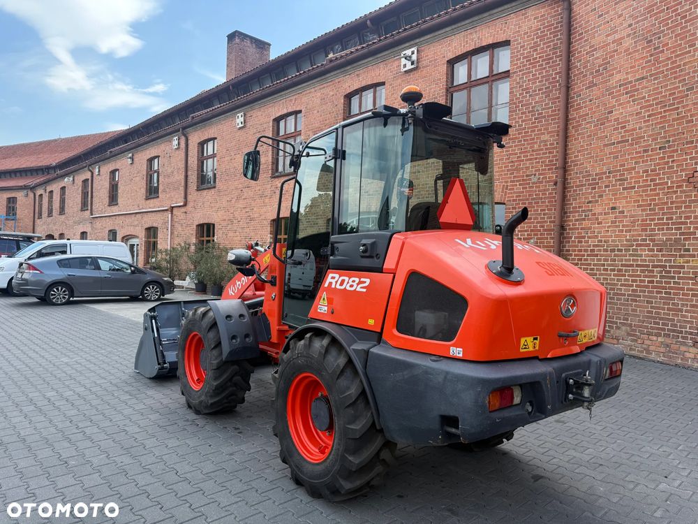 Kubota R082 - 2