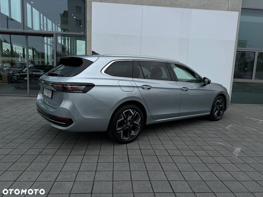 Volkswagen Passat Variant 1.5 TSI ACT mHEV Elegance DSG - 4