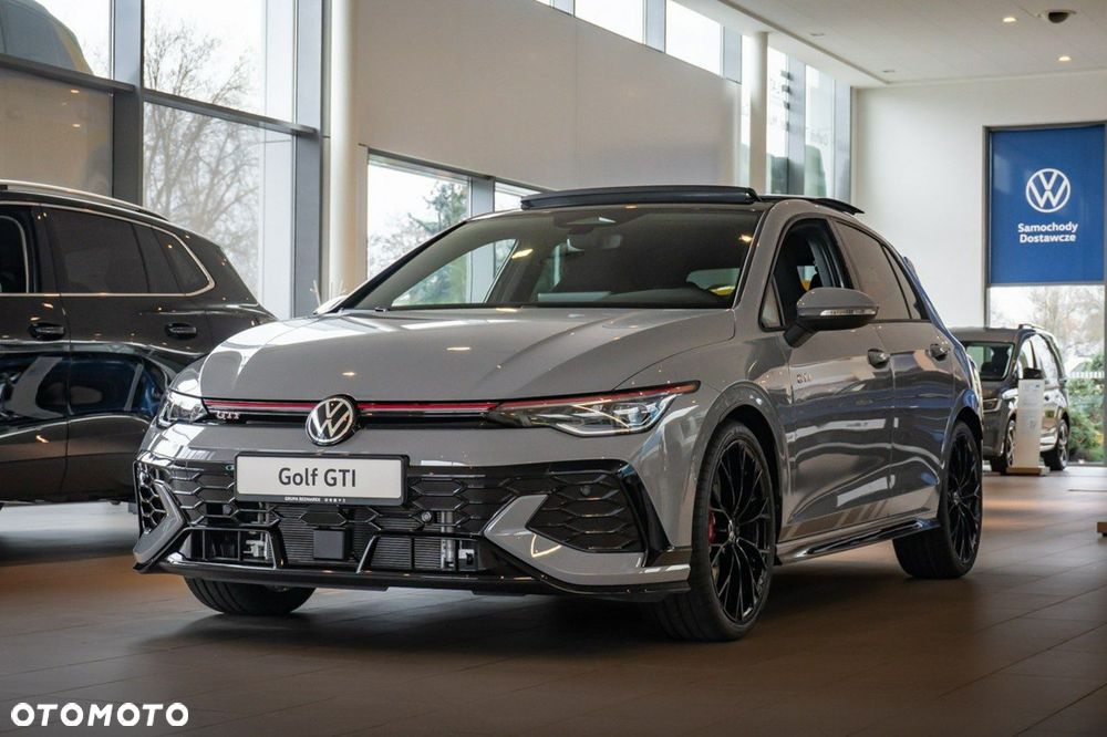 Volkswagen Golf - 6