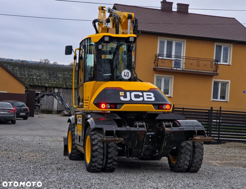 JCB Hydradig - 13
