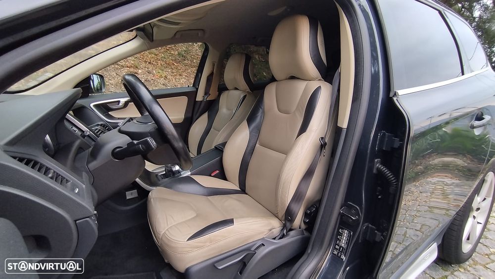 Volvo XC 60 2.0 D3 Drive R-Design 85 Anos Start/Stop - 7