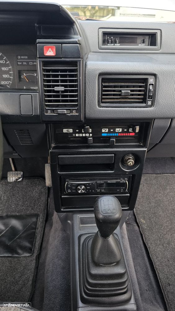 Nissan Sunny Sedan 1.3 SLX - 11