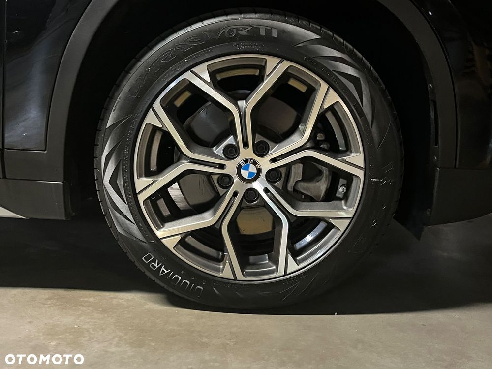 BMW X1 xDrive25i Sport Line - 25