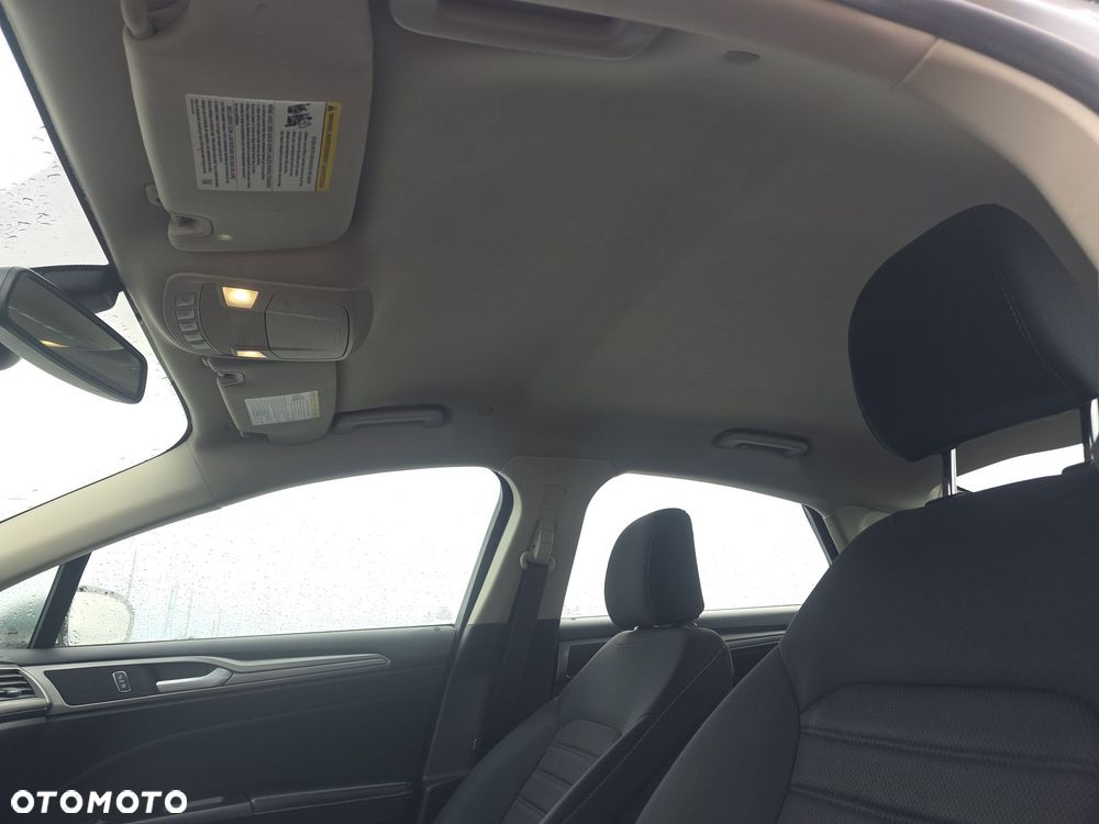 Ford Fusion - 12