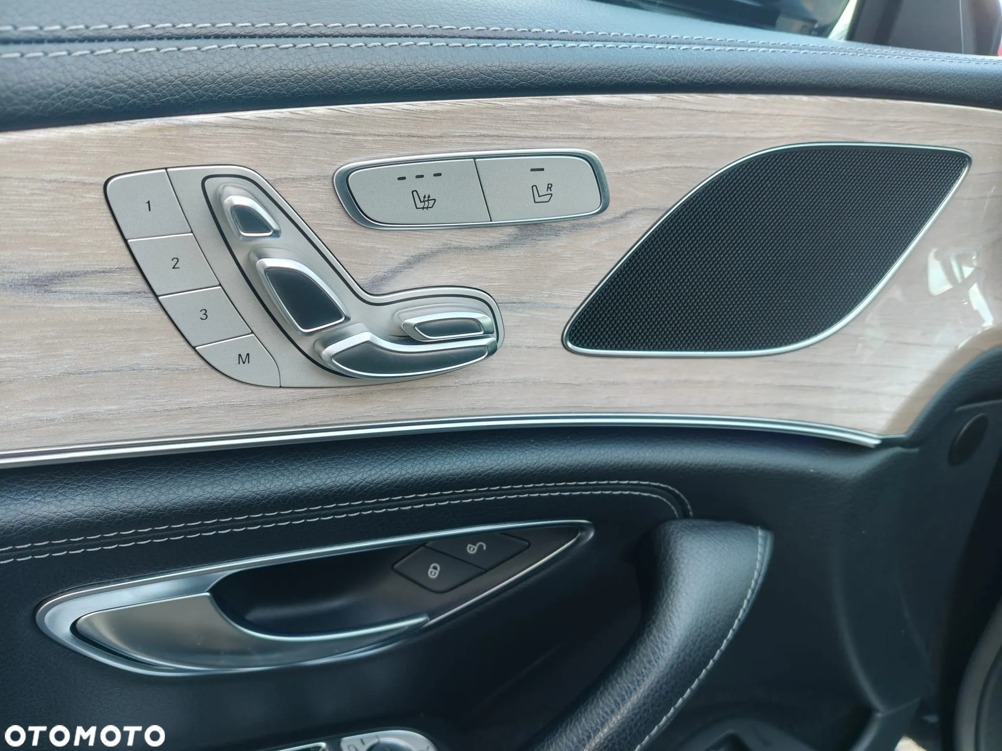 Mercedes-Benz CLS 350 d 4Matic 9G-TRONIC AMG Line - 10