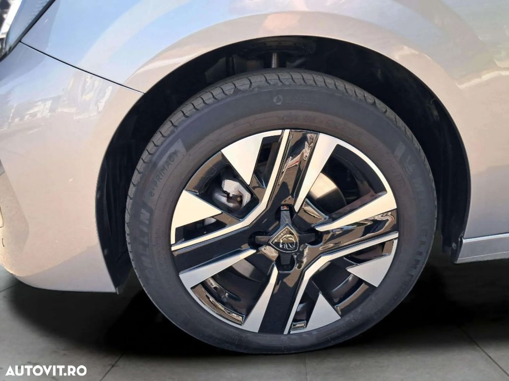 Peugeot 208 - 18