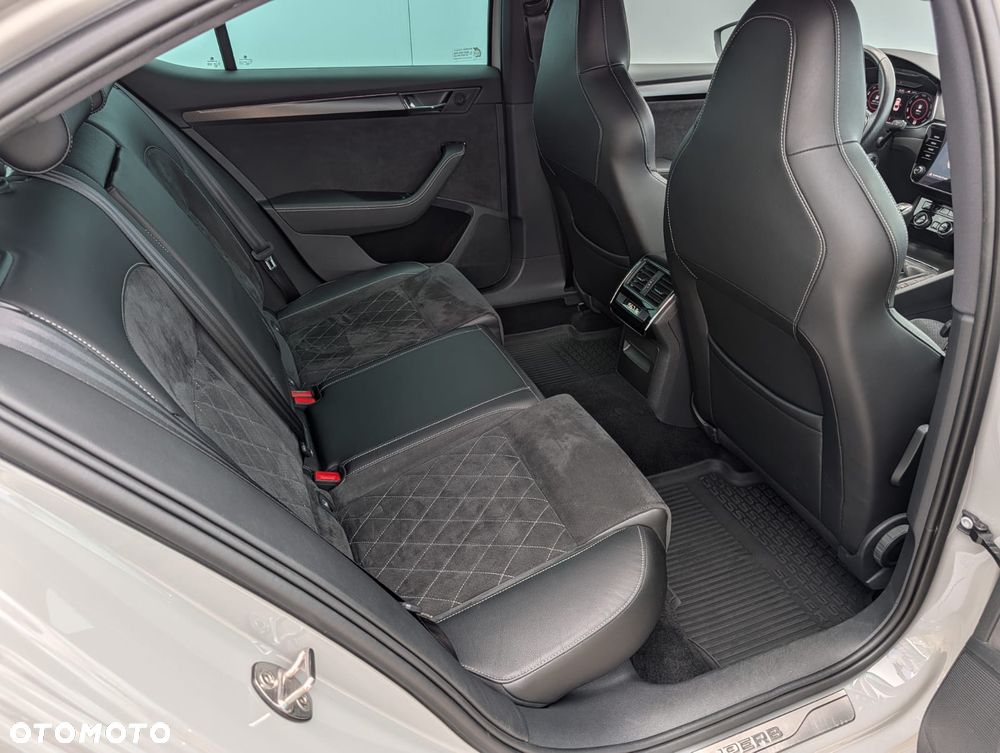 Skoda Superb 1.5 TSI ACT Sportline - 15
