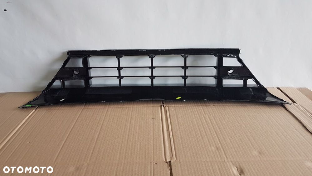 KRATKA ŚRODKOWA ZDERZAKA PRZÓD VOLVO XC60 LIFT R-DESIGN 32234959 - 7
