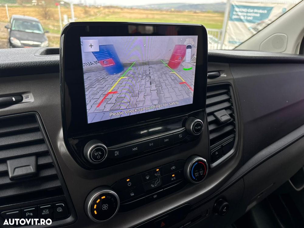 Ford TRANSIT CUSTOM - 19