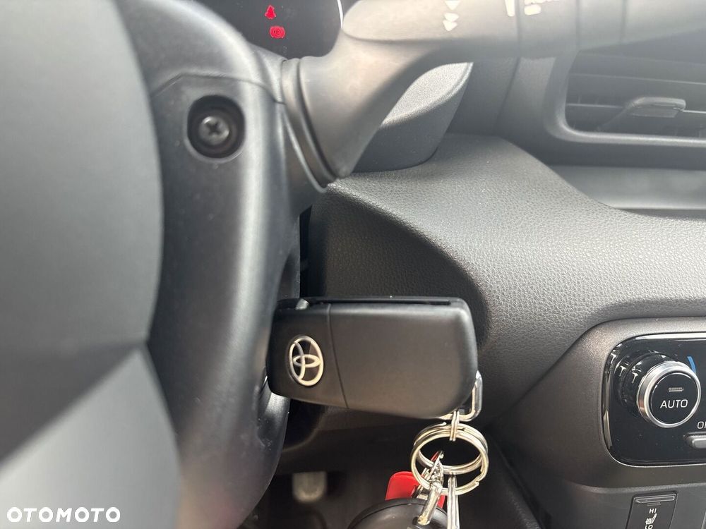 Toyota Yaris Hybrid 1.5 Style - 29