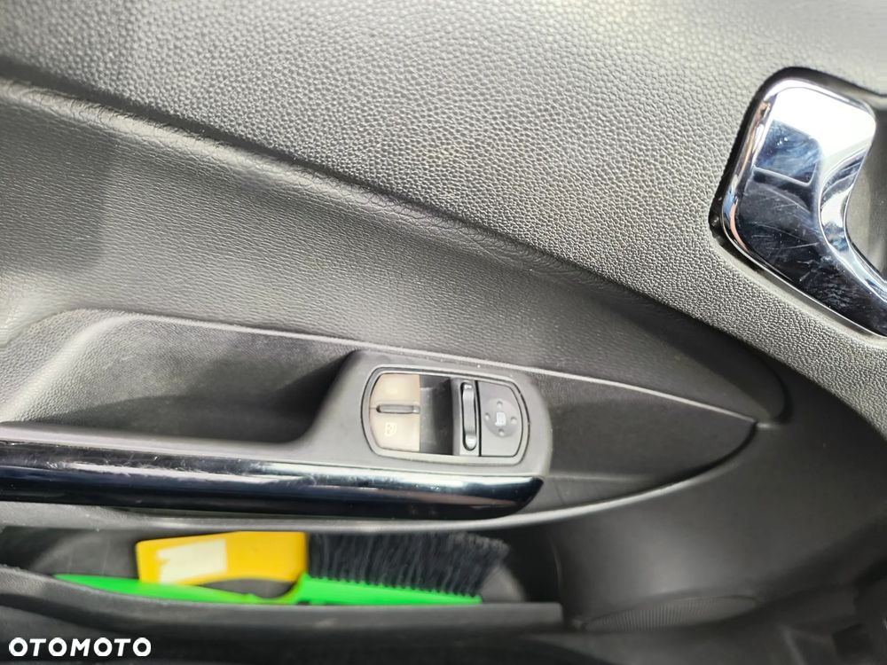 Opel Corsa 1.4 16V Cosmo - 25