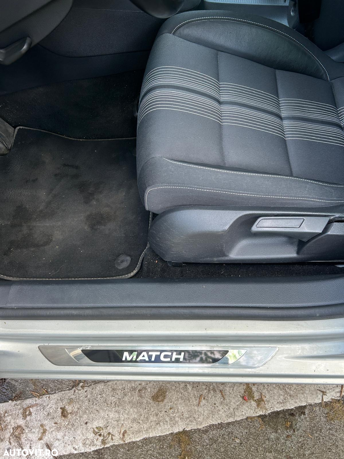 Volkswagen Golf - 10