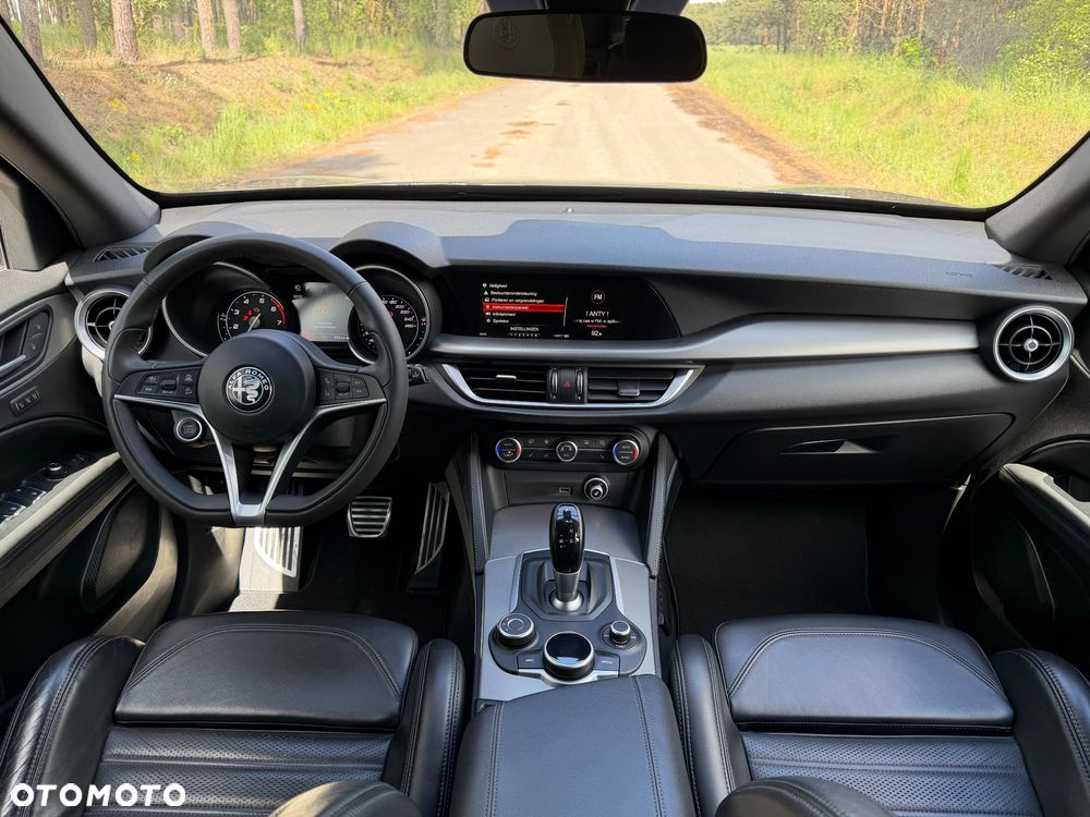 Alfa Romeo Stelvio - 13