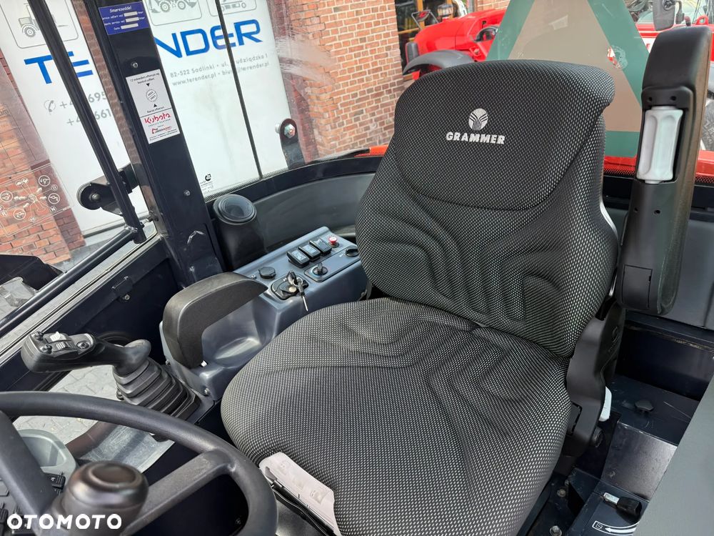 Kubota R082 - 25