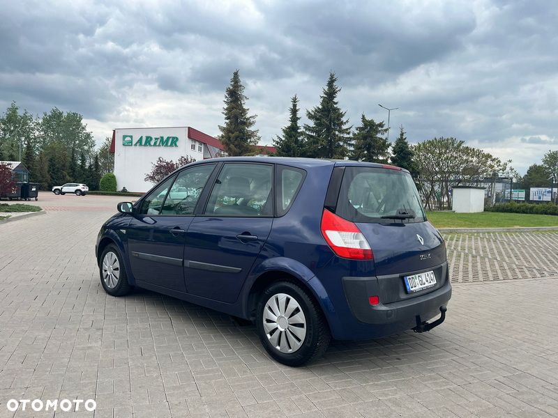 Renault Scenic 1.6 16V Confort Privilege - 4