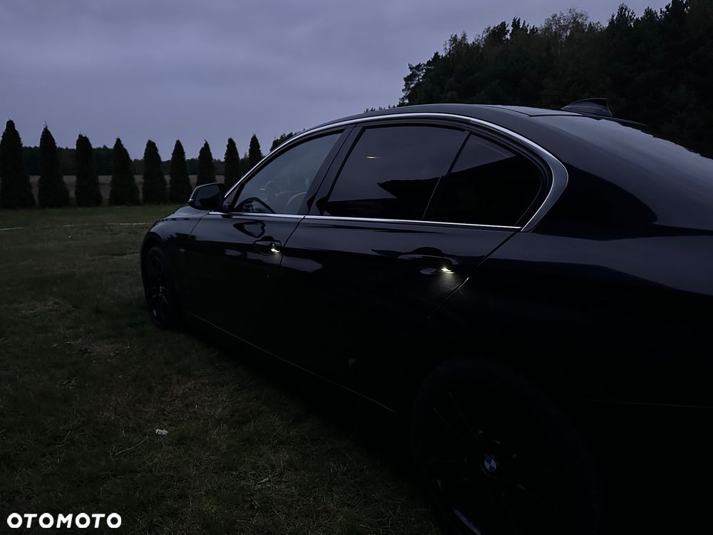 BMW Seria 3 320d Efficient Dynamic Edition Luxury Line - 38