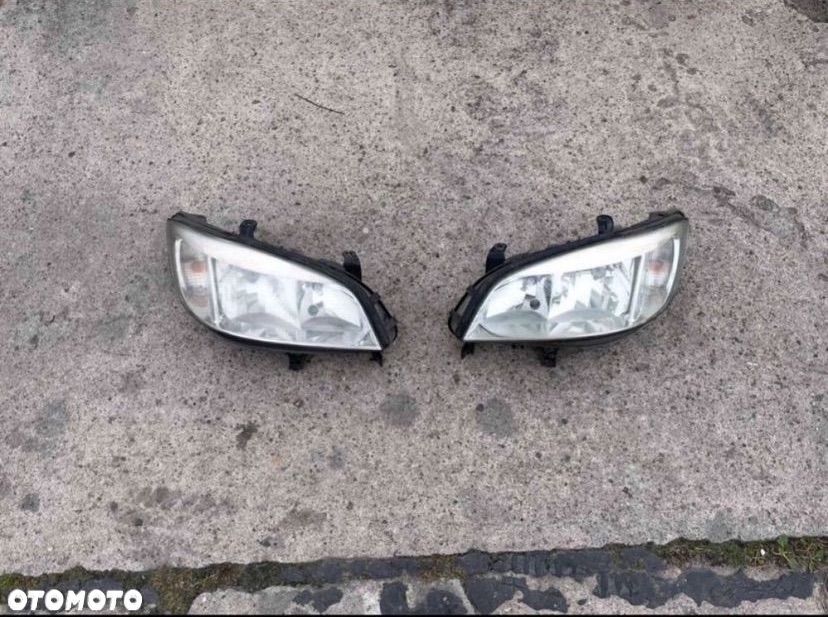 Lampa reflektor przód Opel zafira a - 1