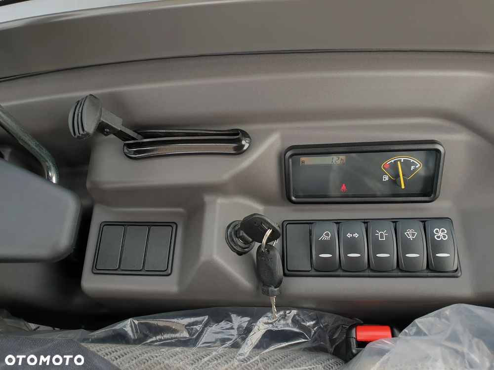 Volvo EC18E, DŁUGIE RAMIĘ, DODATKOWA PRZECIWWAGA, ROZSUWANE GĄSIENICE, 3 ŁYŻKI + SZYBKOZŁĄCZE VOLVO, NOWA DOSTĘPNA OD RĘKI, GWARANCJA Volvo Polska - 37