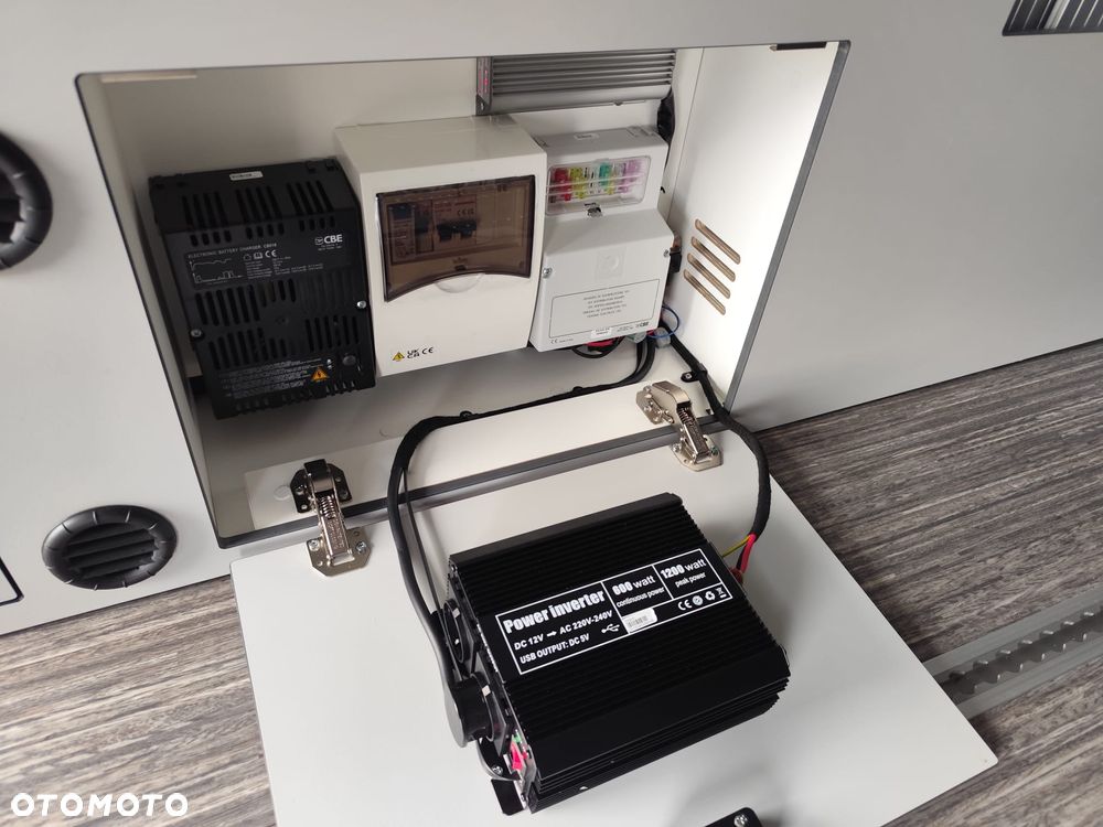 Ford Tourneo Custom 320 L2H1 VA Autm Titanium - 17