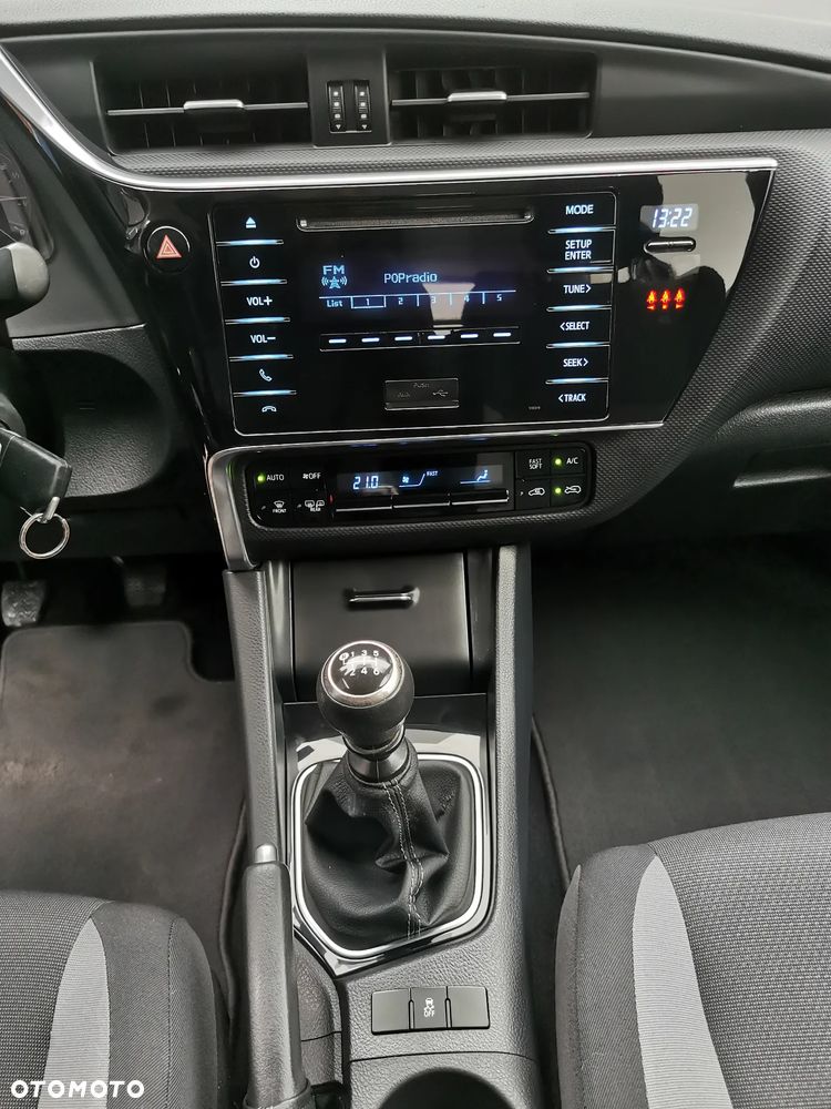 Toyota Auris 1.4 D-4D Dynamic - 35