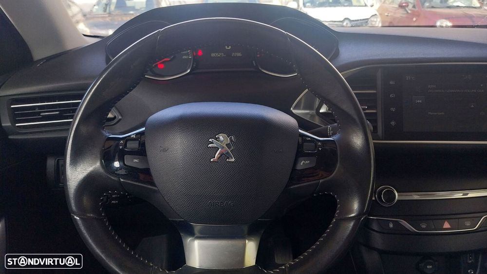 Peugeot 308 1.2 PureTech Allure J18 - 15