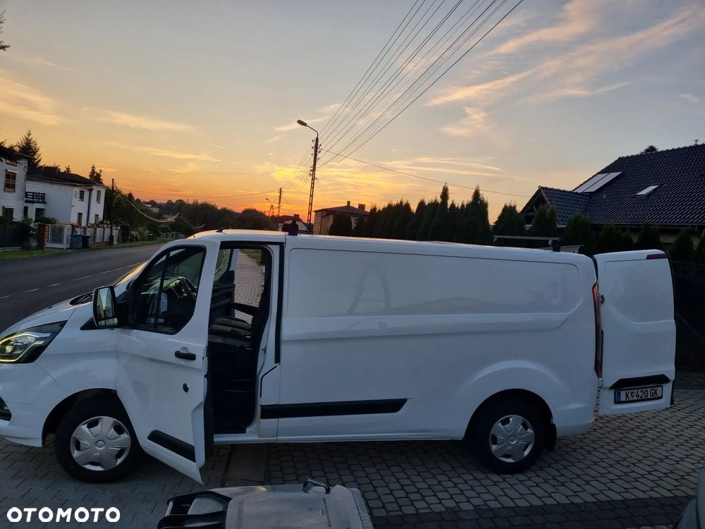 Ford Custom L2H1 - 23