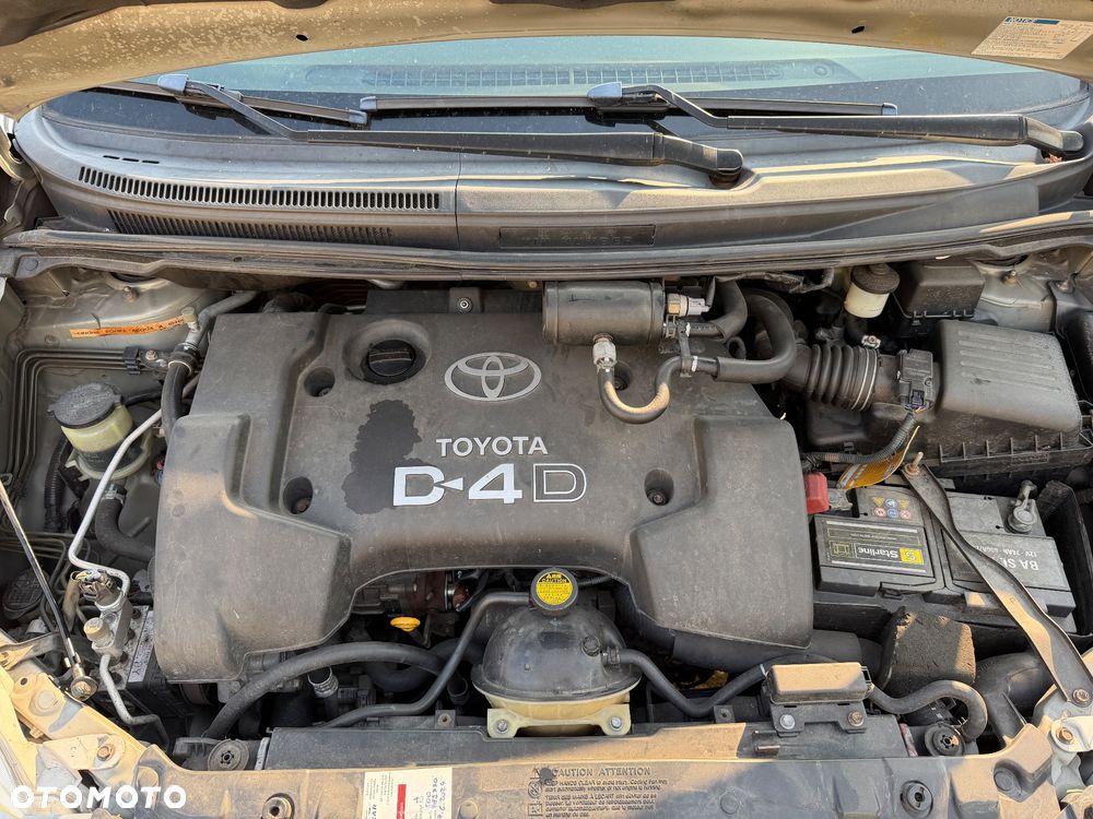 Toyota Corolla Verso 2.0 D-4D - 19