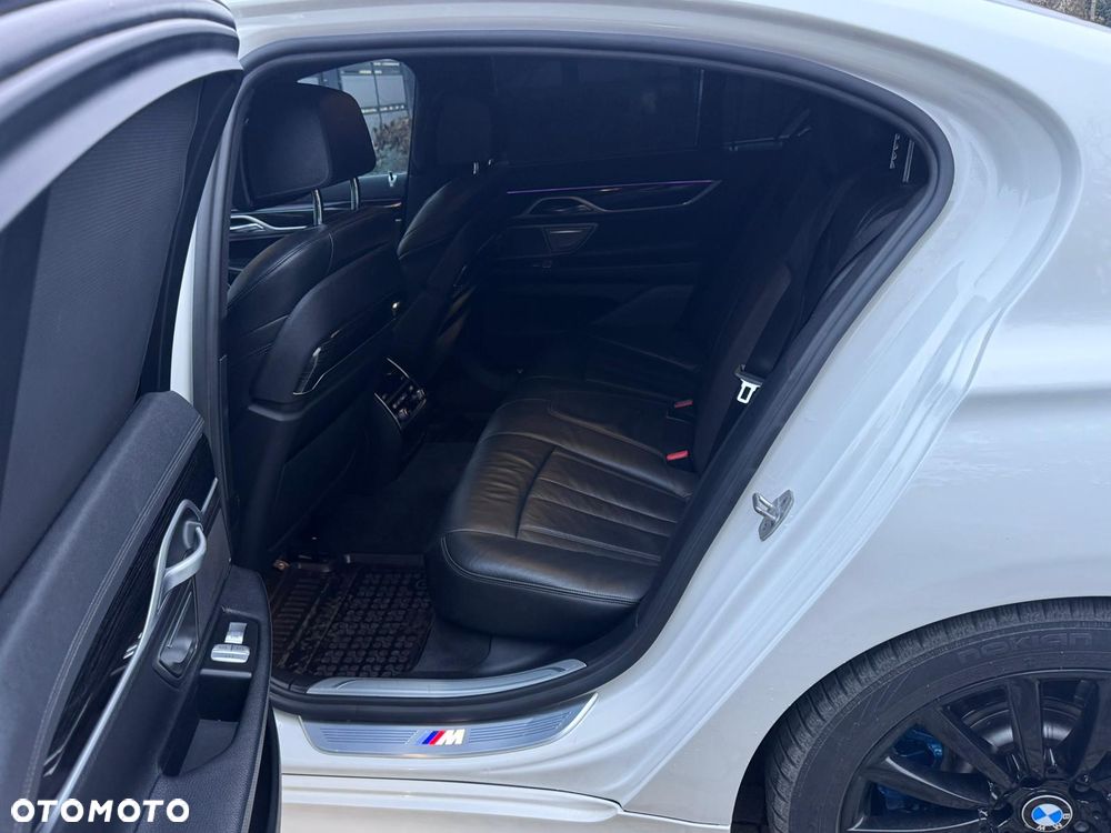 BMW Seria 7 730d xDrive sport - 13
