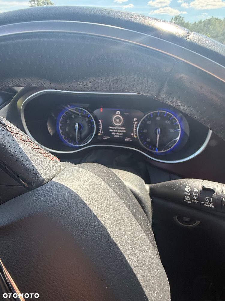 Chrysler Pacifica - 10