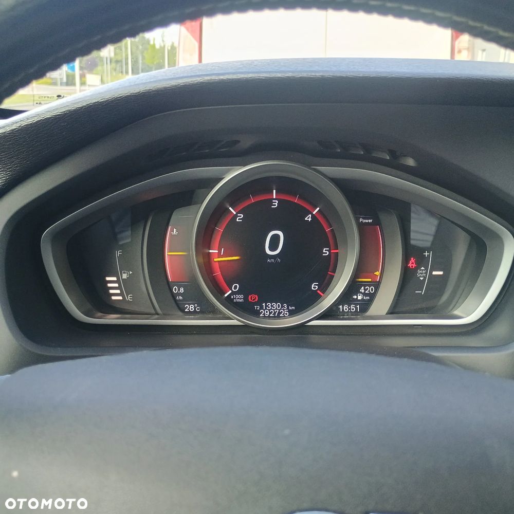 Volvo V40 D2 Drive-E R-Design Kinetic - 26
