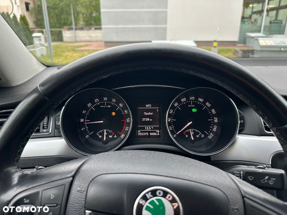 Skoda Superb 2.0 TDI Elegance DSG - 21