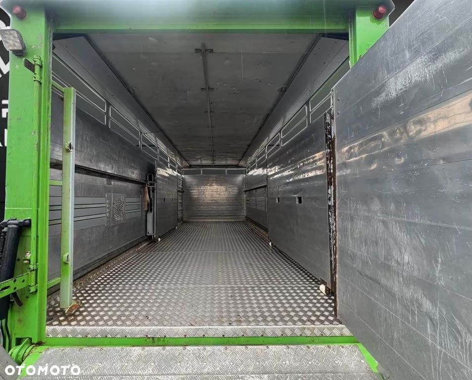 Mercedes-Benz Axor 1833 | Transport zwierząt |  | Niski przebieg 240 947 km !!!!!! – rzadko spotykany egzemplarz| Euro 5 - 6