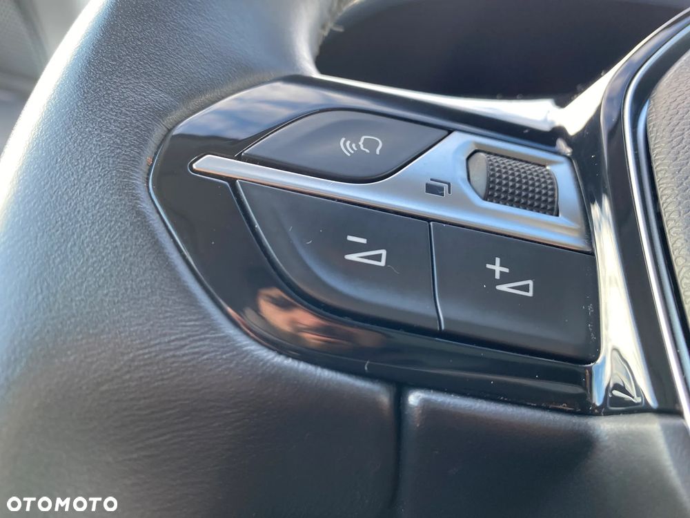 Peugeot 3008 1.2 PureTech Allure S&S - 22