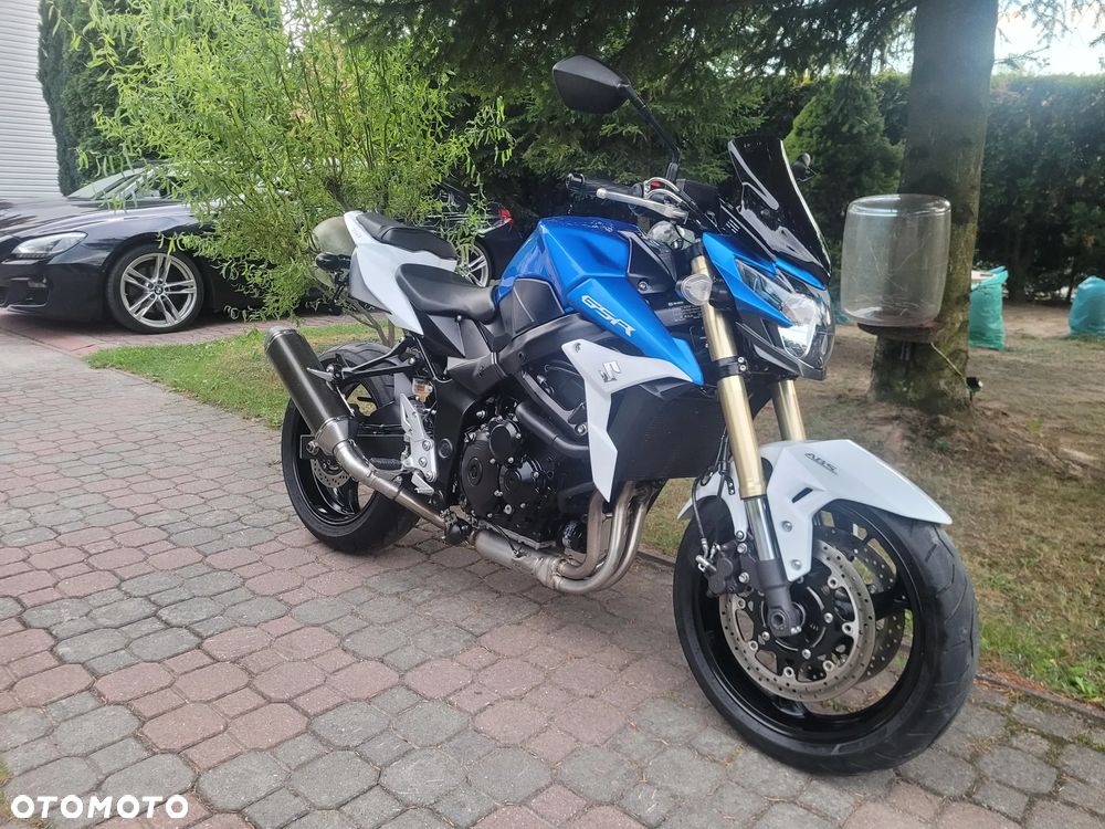 Suzuki GSR - 2