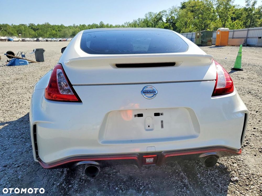 Nissan 370 Z - 6