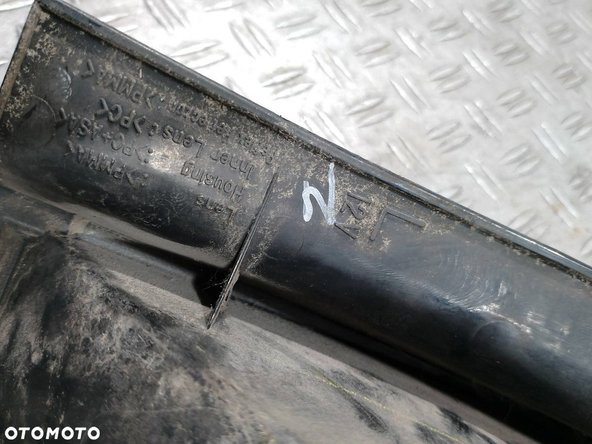 LAMPA TYLNA LEWA TOYOTA COROLLA E12 HATCHBACK - 4