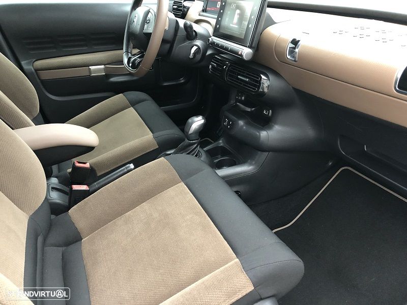 Citroën C4 Cactus 1.2 PureTech Shine EAT6 - 16