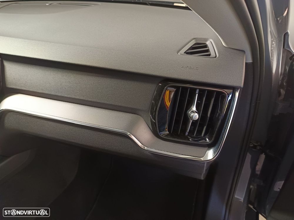 Volvo V60 2.0 B4 Momentum Plus Geartronic - 19