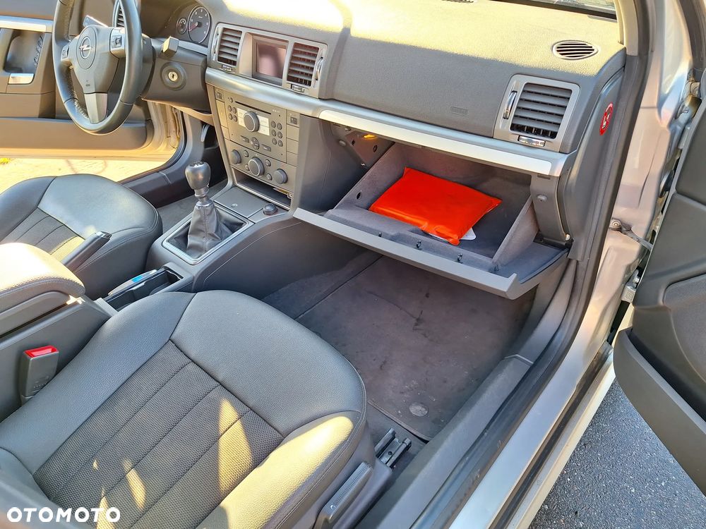 Opel Signum 1.9 CDTI Cosmo - 11