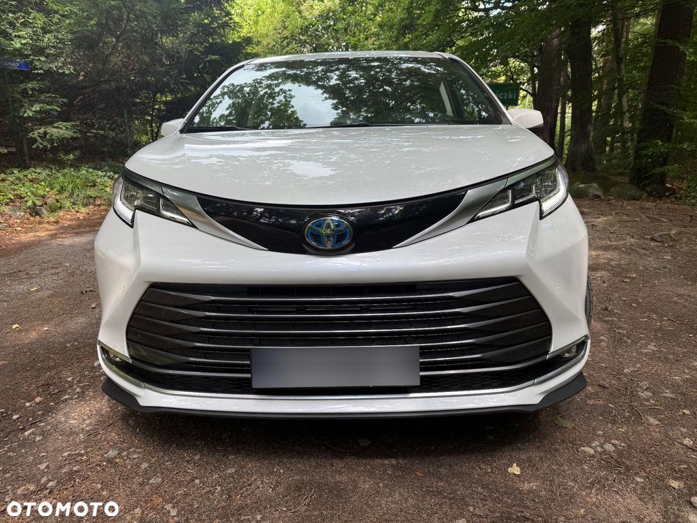 Toyota Sienna - 4