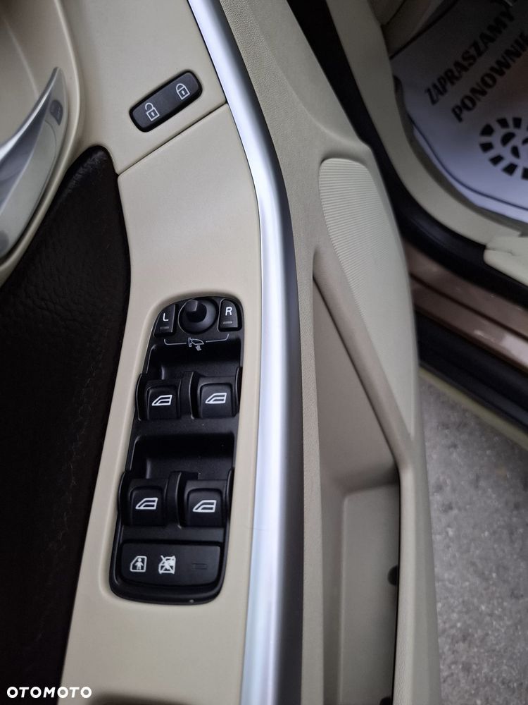 Volvo XC 60 T6 AWD RDesign - 18