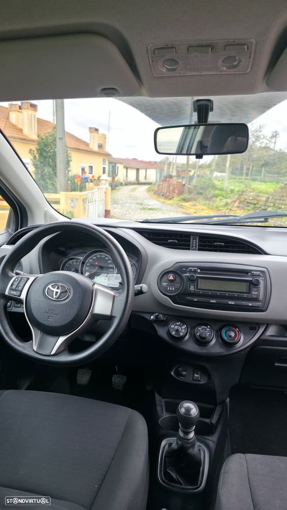 Toyota Yaris 1.4 D-4D Comfort - 10