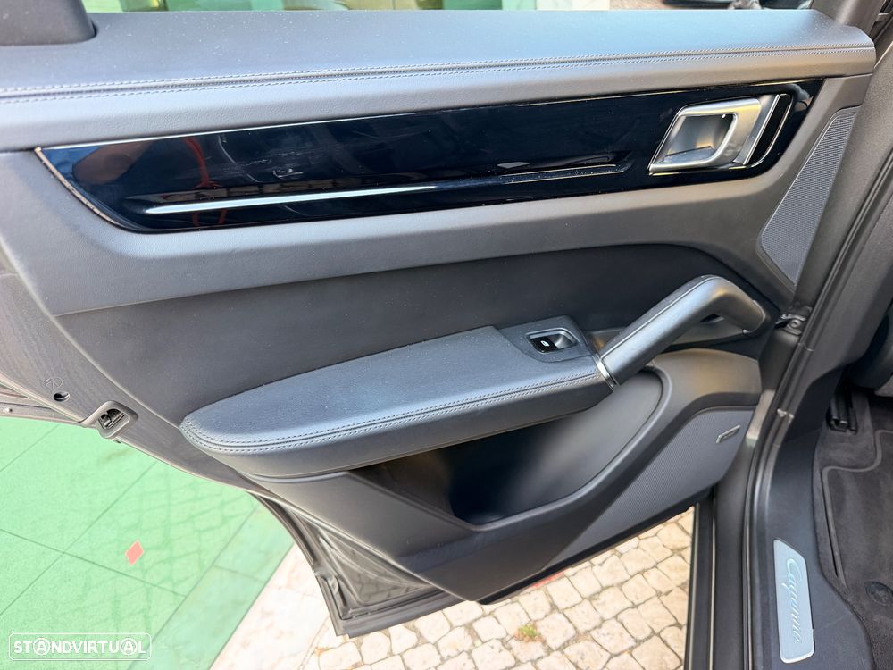 Porsche Cayenne E-Hybrid - 25