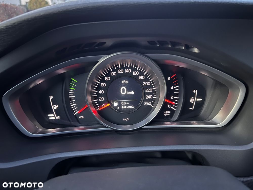 Volvo V40 D2 Momentum - 27