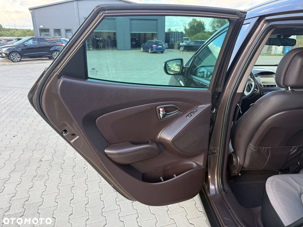 Hyundai ix35 2.0 4WD Premium - 21