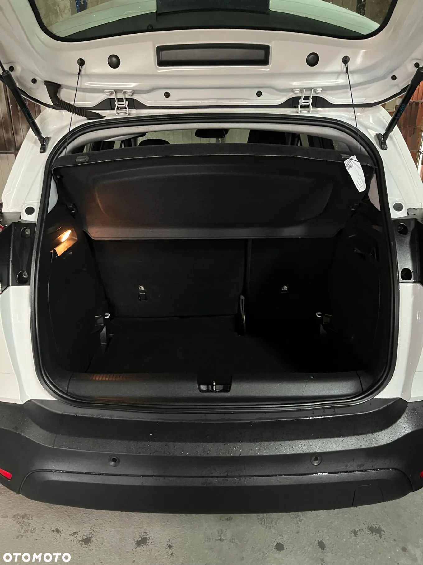 Opel Crossland X 1.2 T Enjoy S&S - 9