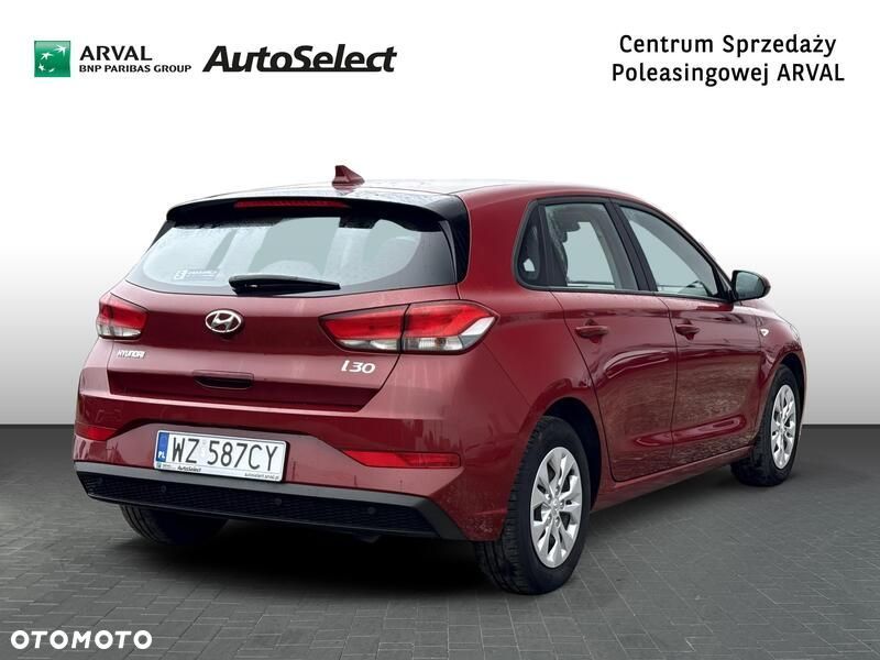Hyundai i30 1.5 DPI Classic + - 7